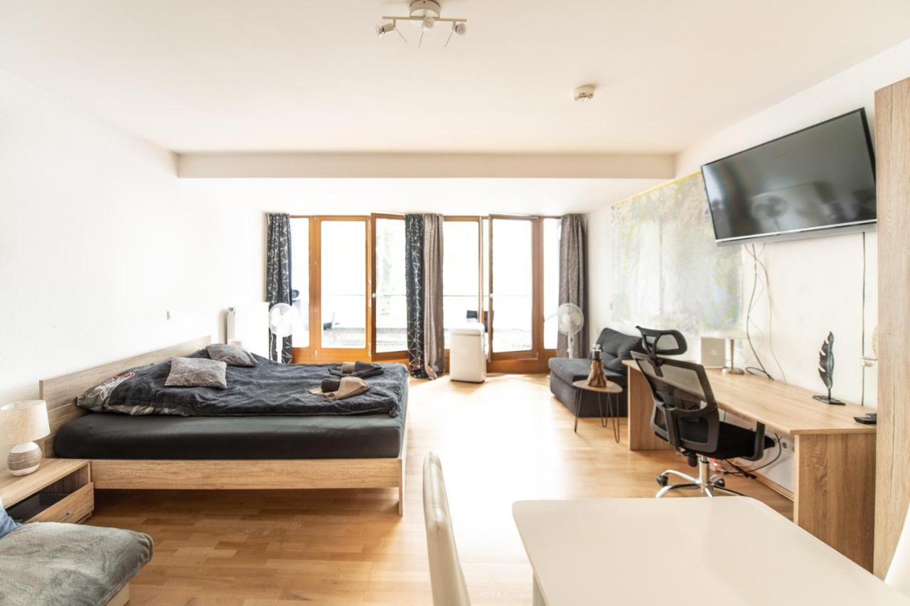 Private In The Center Of Apartment